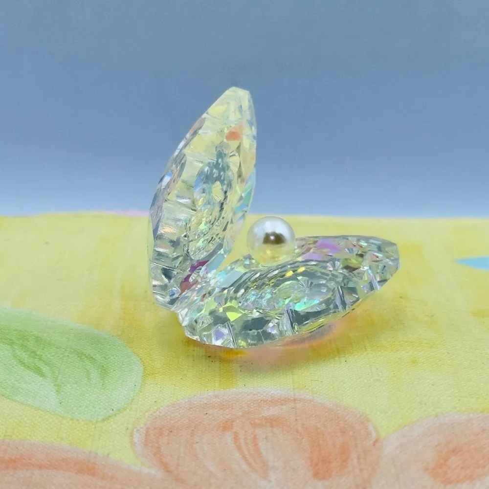 Crystal Clam Shell Figurine Iridescent Aurora Borealis Pearl Small Decor Trinket